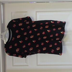Torrid Classic fit size 0 black top with rainbow/multi color lips